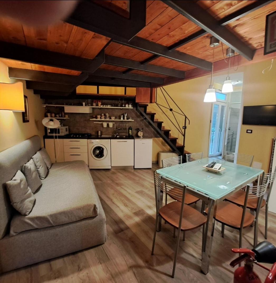 Guide Tour Apartments Νάπολη Εξωτερικό φωτογραφία