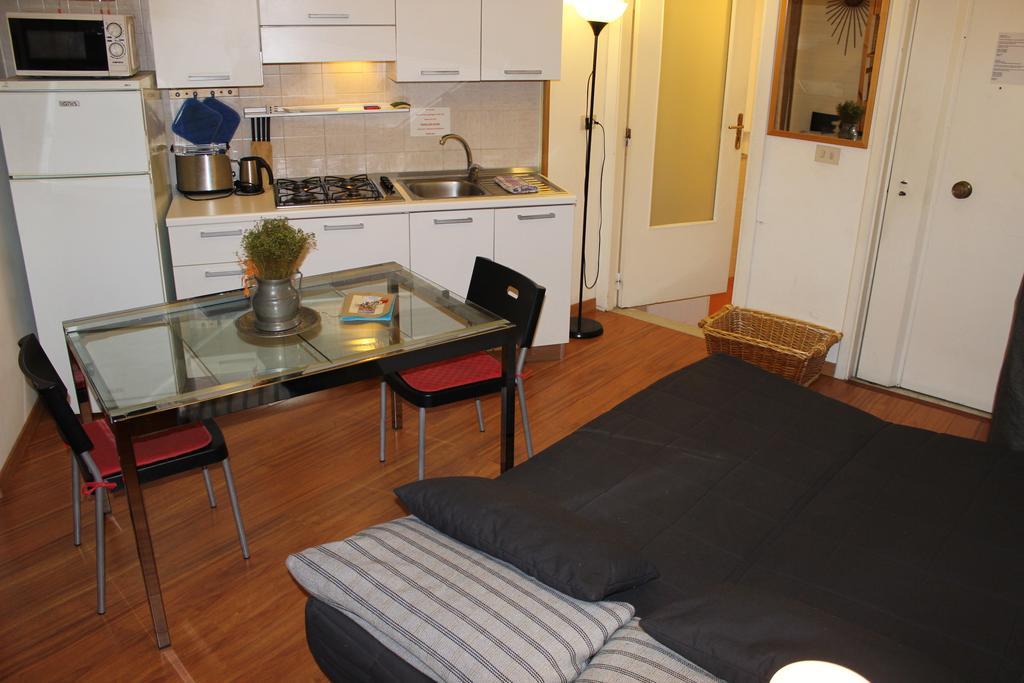 Guide Tour Apartments Νάπολη Εξωτερικό φωτογραφία